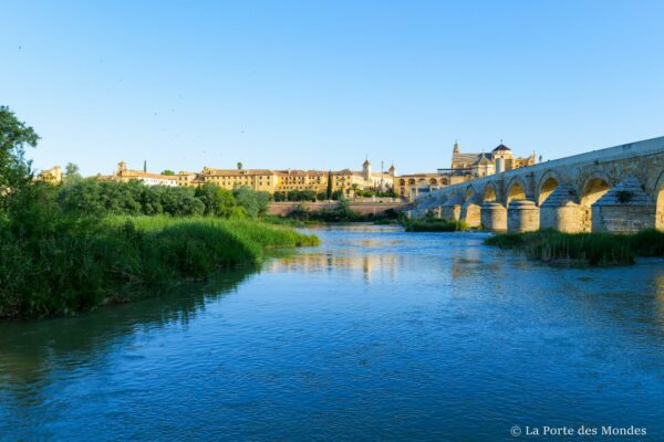 Reportage de La porte des mondes (LPDM Production) en Andalousie, Castille et La Mancha - vue sur Cordoue