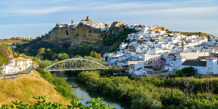Villages blancs – Vue sur Arcos de la Frontera Reportage de La porte des mondes (LPDM Production - Angers) en Andalousie, Castille et La Mancha - Villages blancs - Arcos de la Frontera