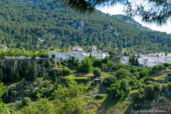 Reportage de La porte des mondes (LPDM Production - Angers) en Andalousie, Castille et La Mancha - Villages blancs - Grazalema