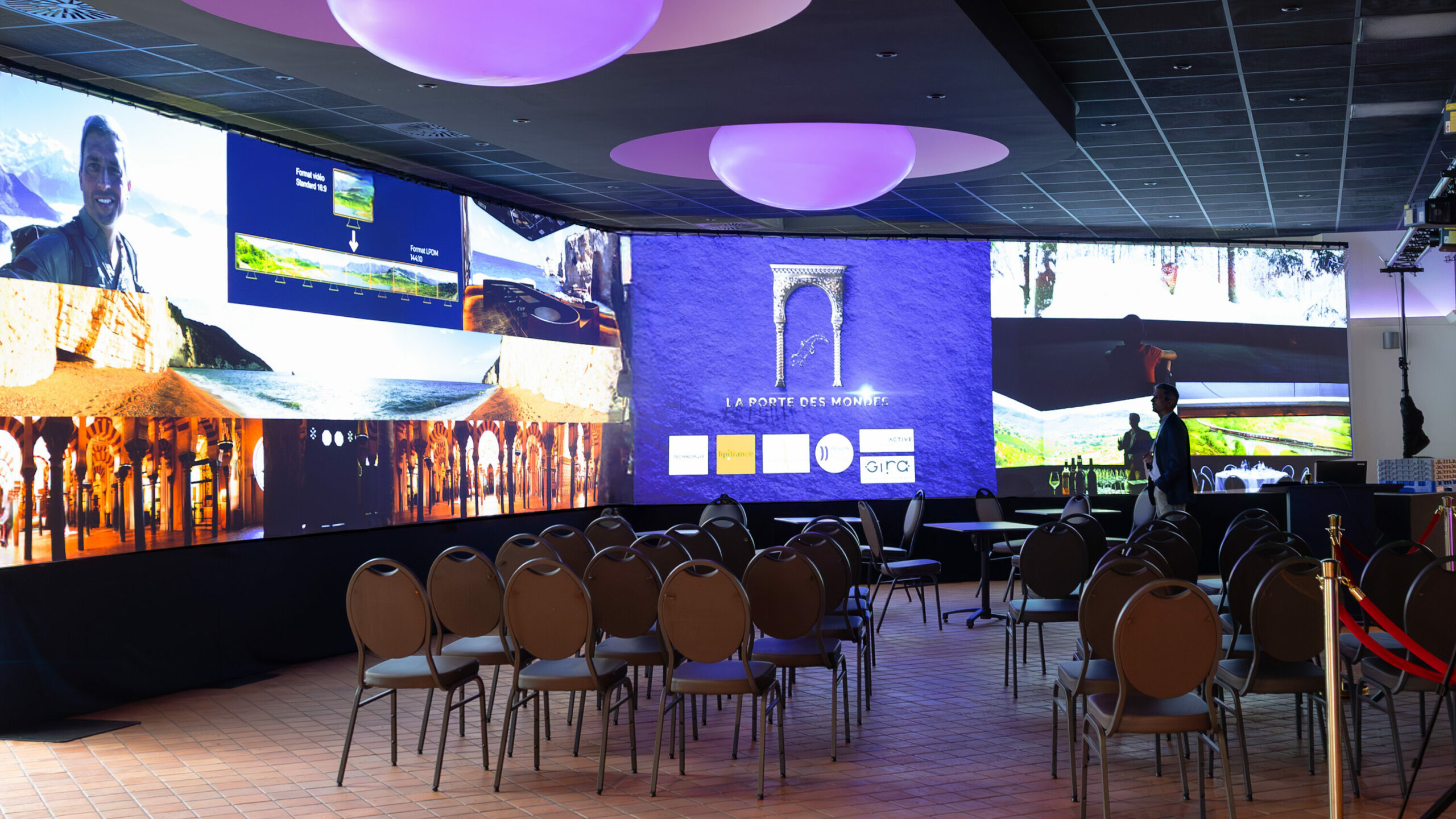 Conférence immersive avec décor dynamique vidéos, animation sur mesure